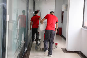 �ɶ���ҹ�˾